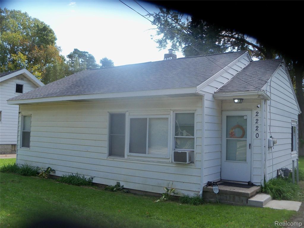 2220 E Bristol Road, Burton