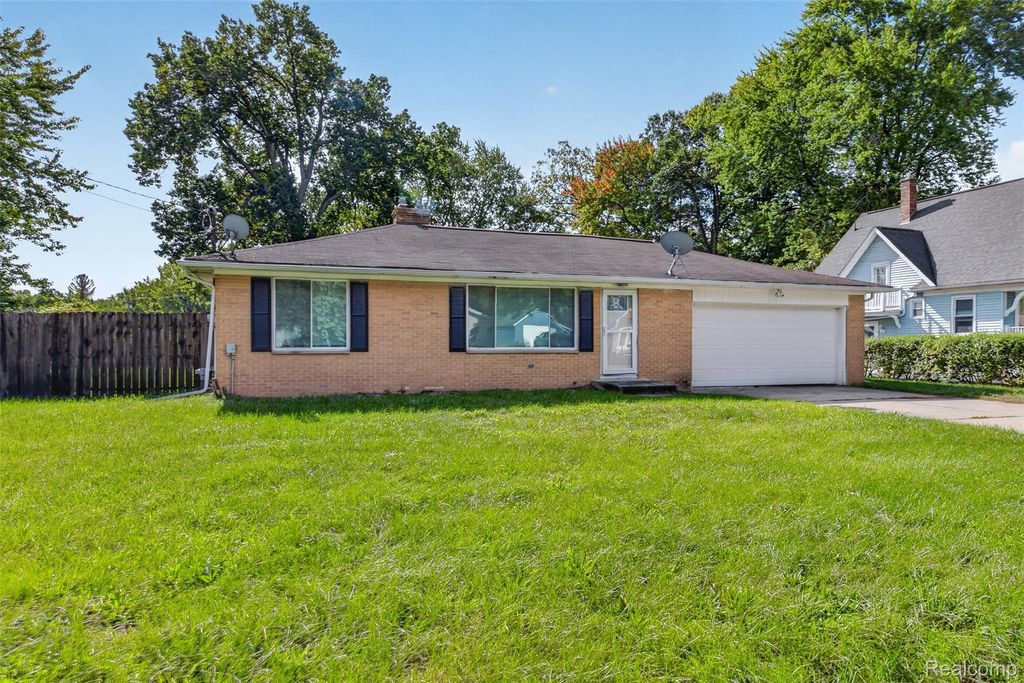 3048 Dixie Court, Saginaw