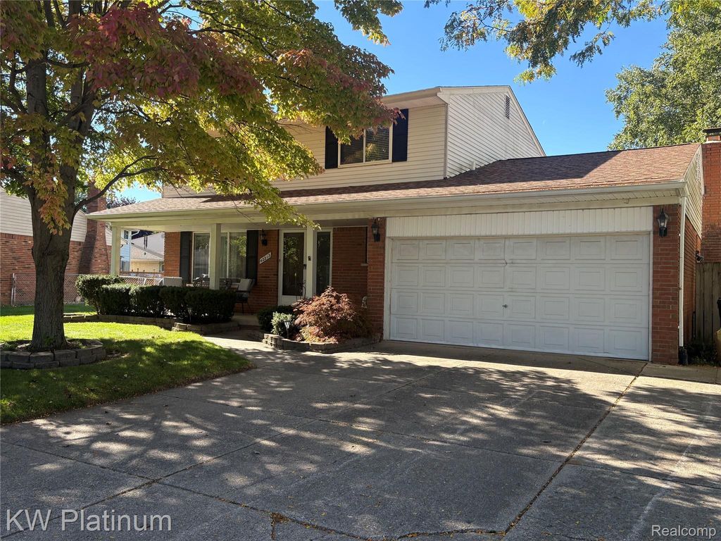 42213 Niagara Drive, Sterling Heights