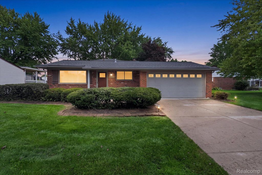 44546 Twyckingham Lane, Canton