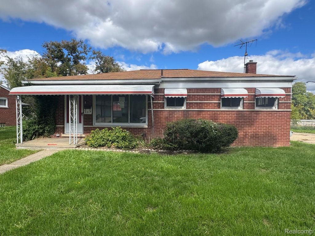 667 Riverside Street, Pontiac