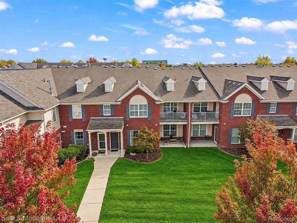 29782 Fox Run Circle, Warren