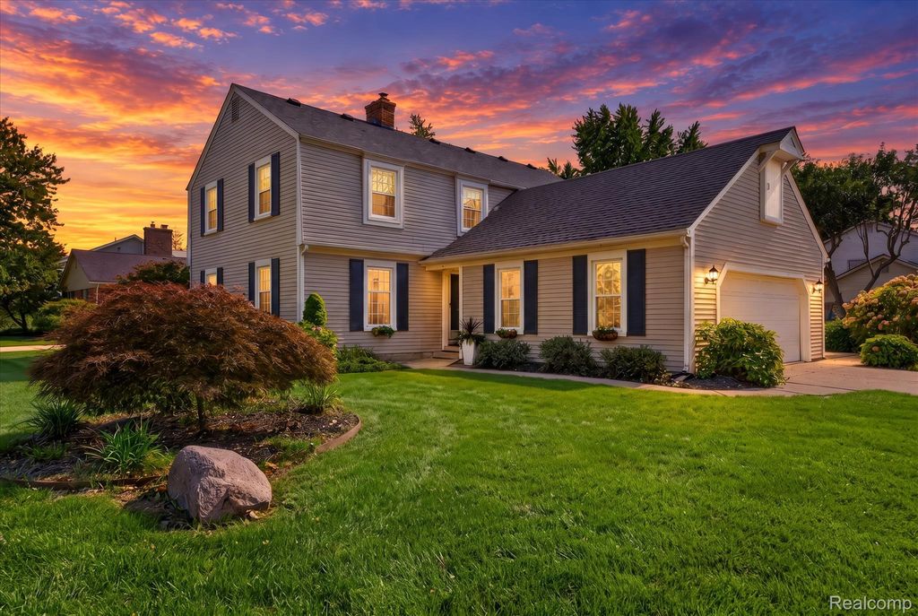 35565 Tall Pine Road, Farmington