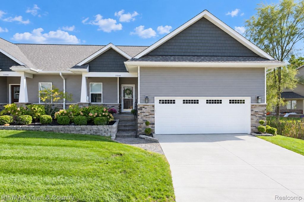 13345 Julie Anne Court, Fenton