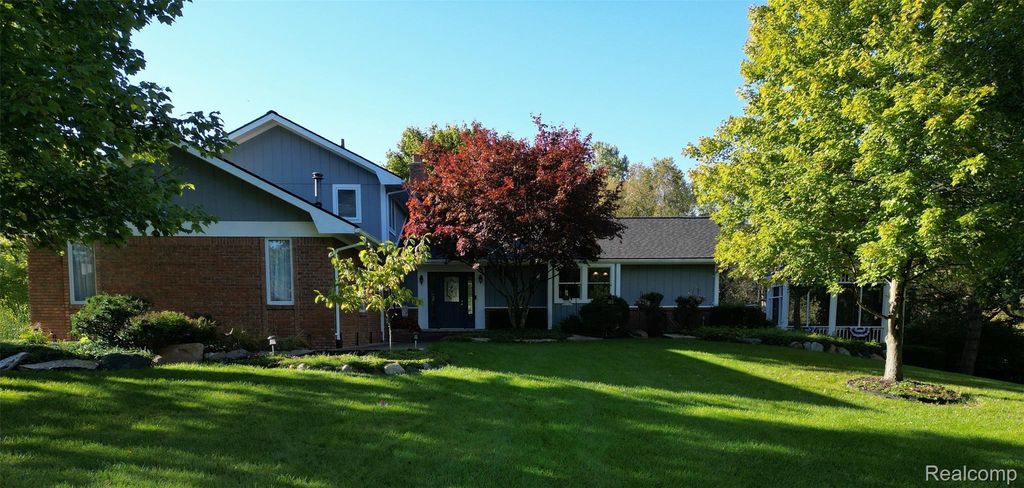 1788 Low Wood Trail, Leonard