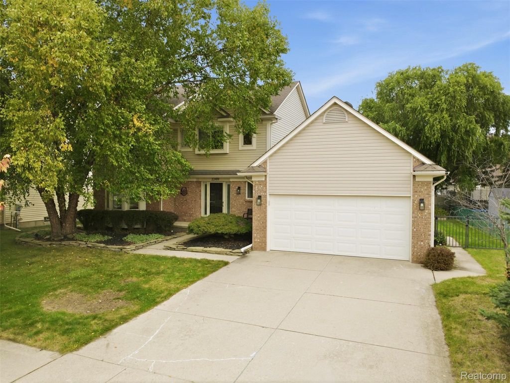 22419 Streamside Drive, Macomb