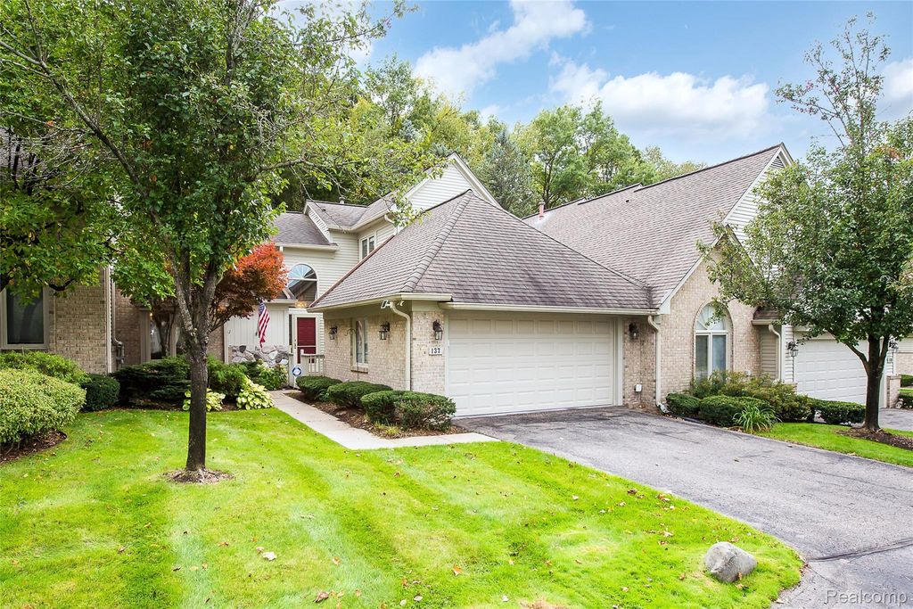 137 Hampton Ct, Northville city