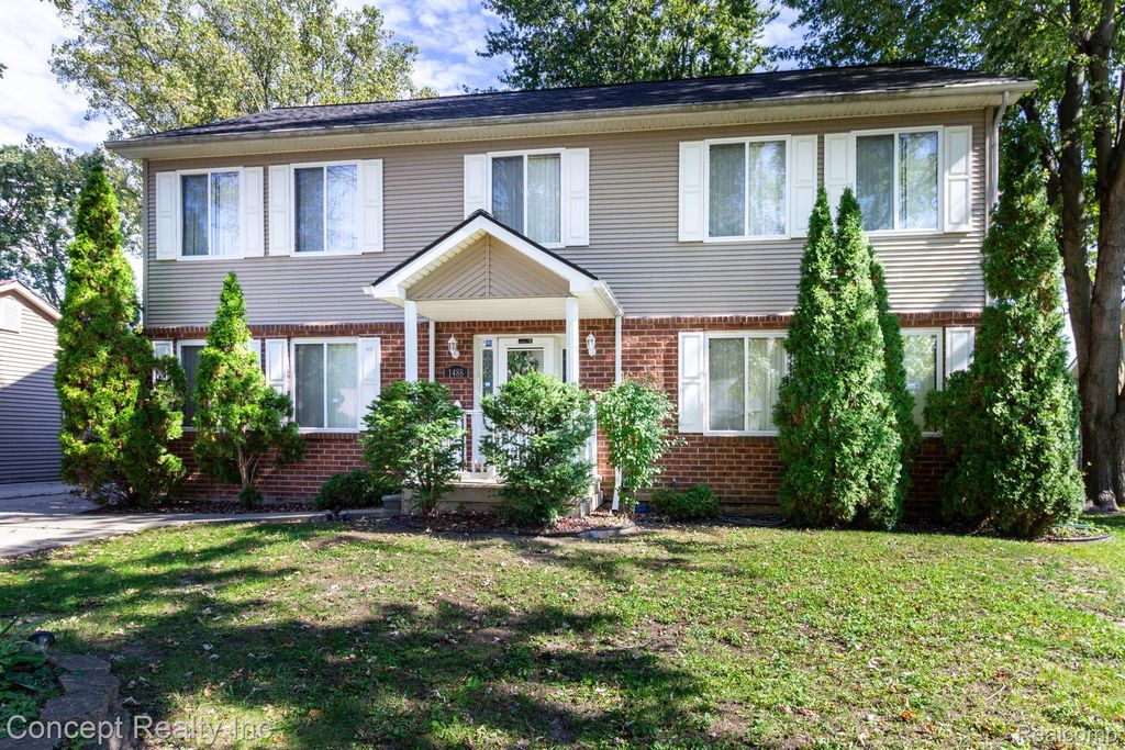 1488 Brookline Street, Canton