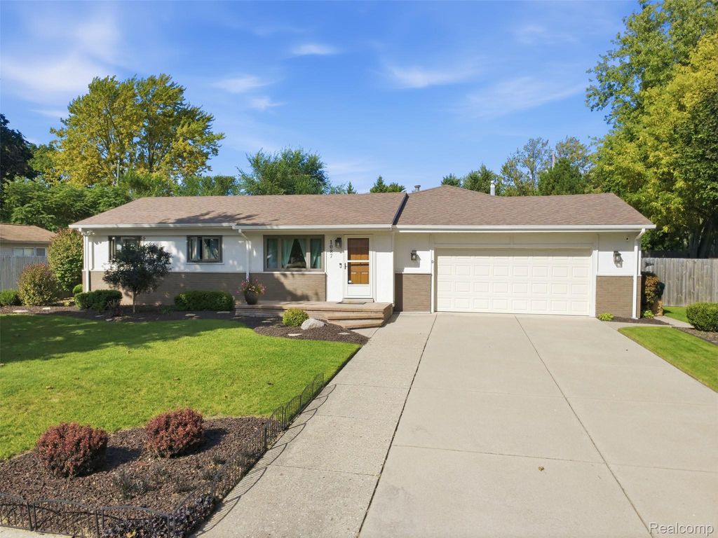 1087 Collingwood Drive, Rochester Hills