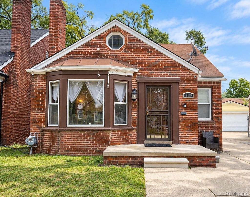 18086 Mendota Street, Detroit
