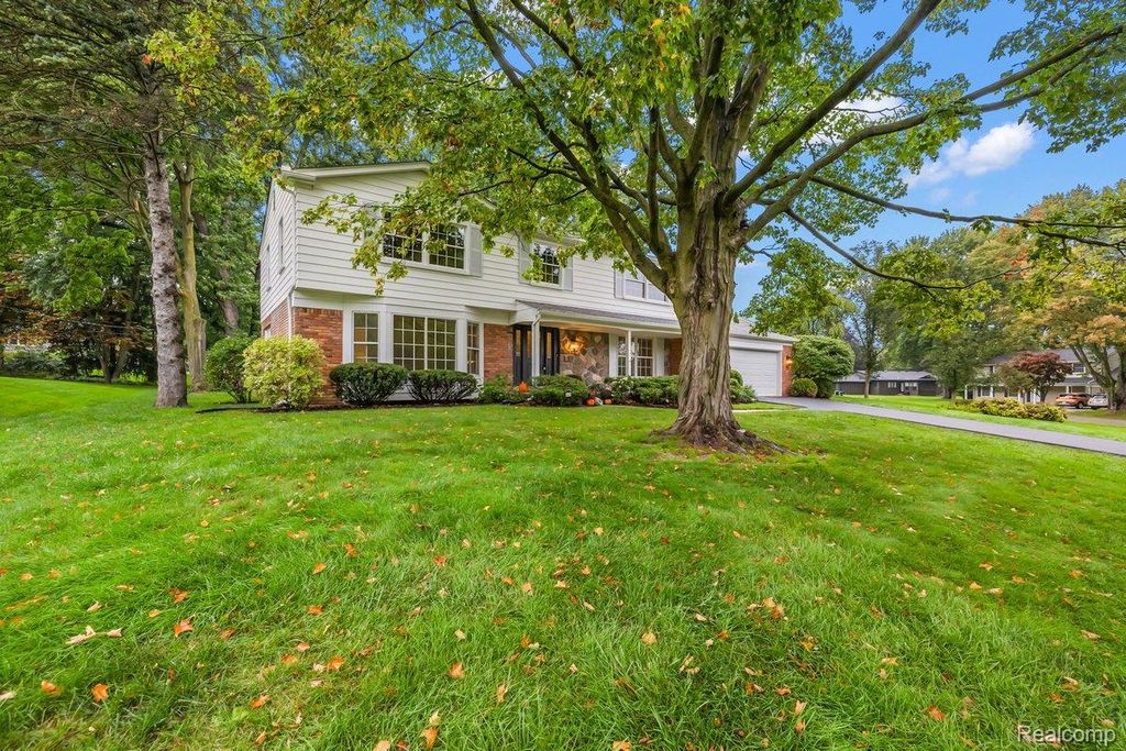 5600 Woodwind Drive, Bloomfield Hills