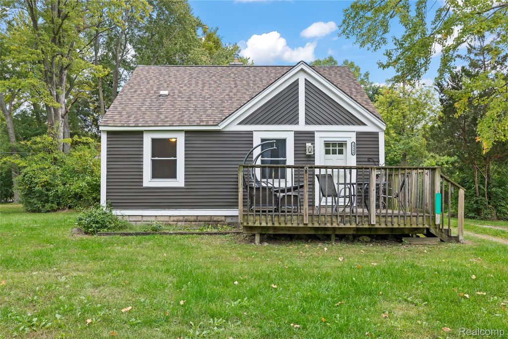 19590 Parkville Street, Livonia