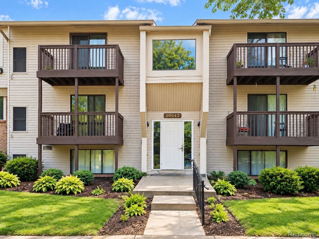 30042 W 12 Mile Road 50, Farmington Hills city