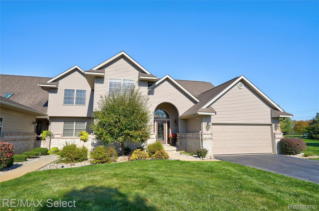 2379 Crossings Circle, Davison