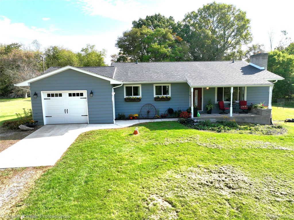 8660 S Durand Road, Durand