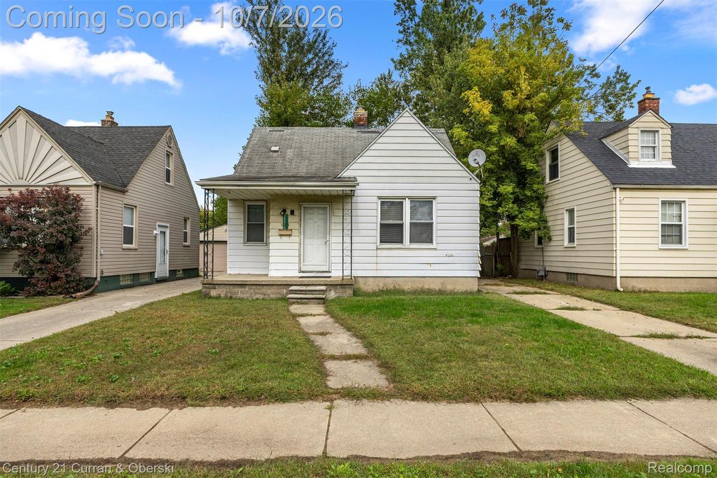 26016 Pennie Street, Dearborn Heights