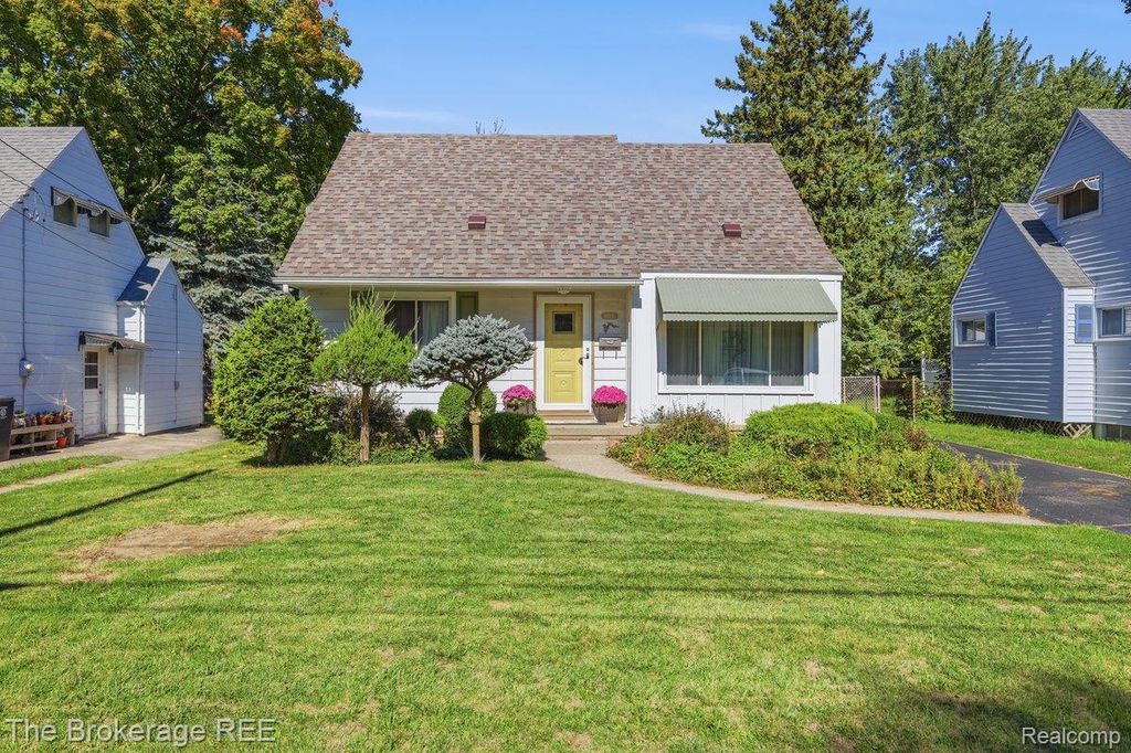 613 E Atherton Road, Flint