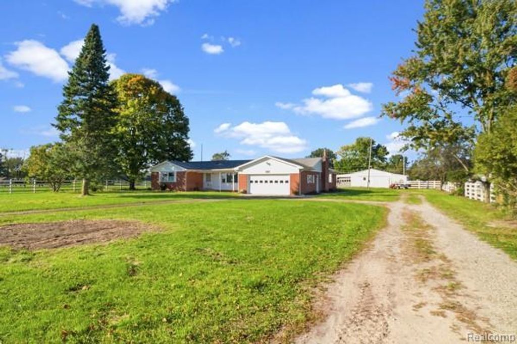 638 W Kalamo Highway, Charlotte