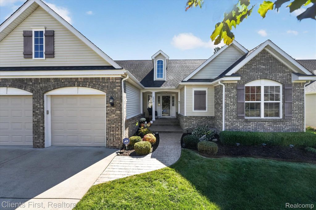 2970 W Amberly Boulevard, Oceola township