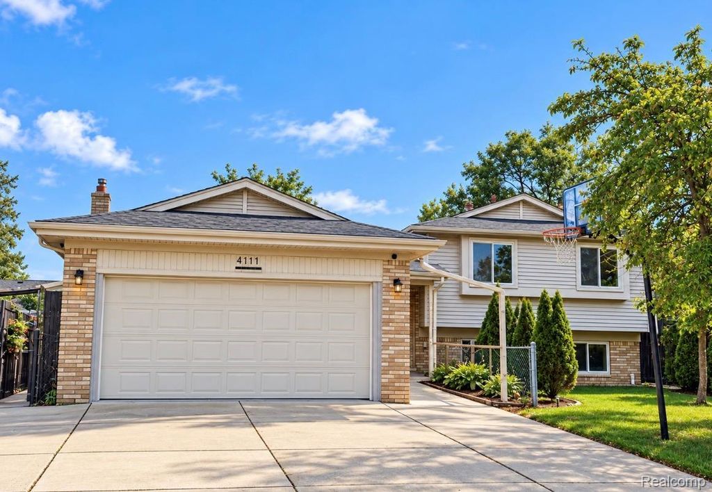 4111 Rose Mary Drive, Sterling Heights