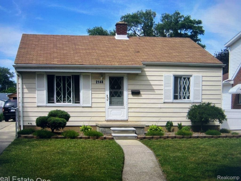 2144 Cleveland Avenue, Lincoln Park
