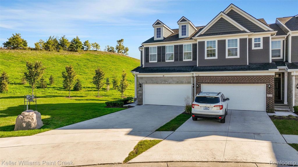 4727 Broomfield Way, Lake Orion