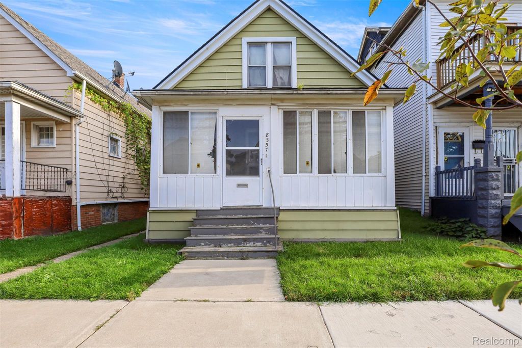 8357 Navy Street, Detroit