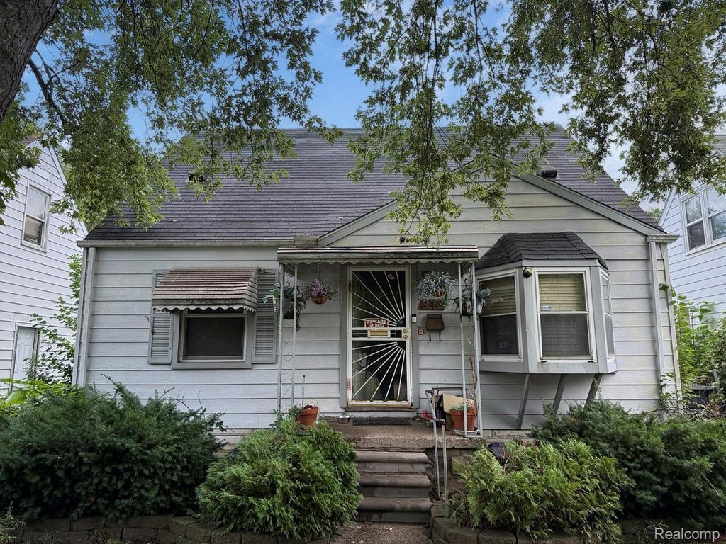 8252 Heyden Street, Detroit