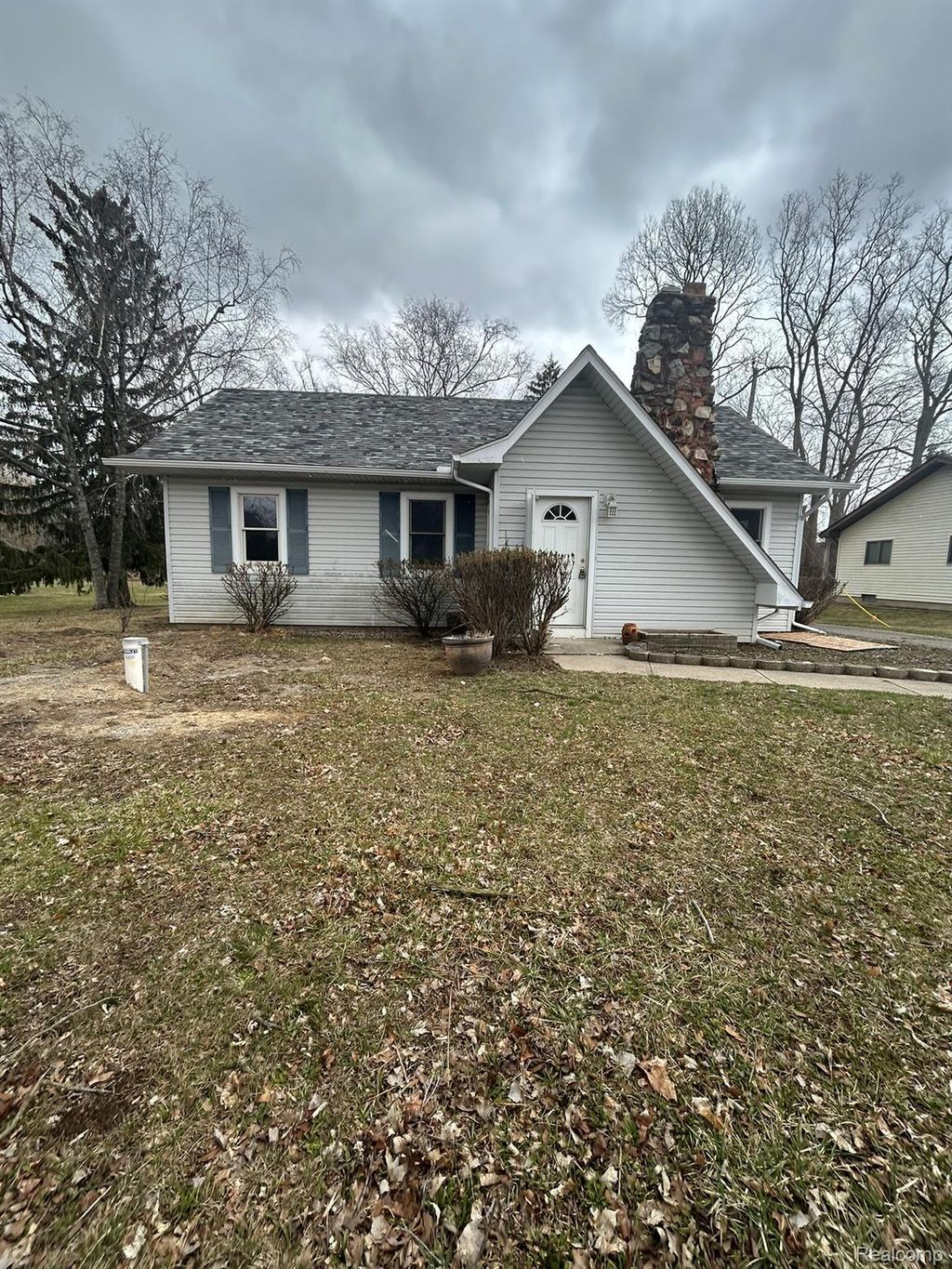28010 Rollcrest Road, Farmington