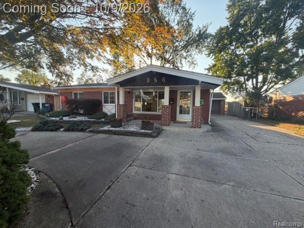 356 S Christine Street S, Westland