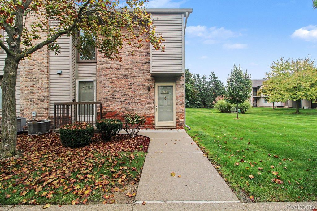 42776 Lilley Pointe Drive 171, Canton