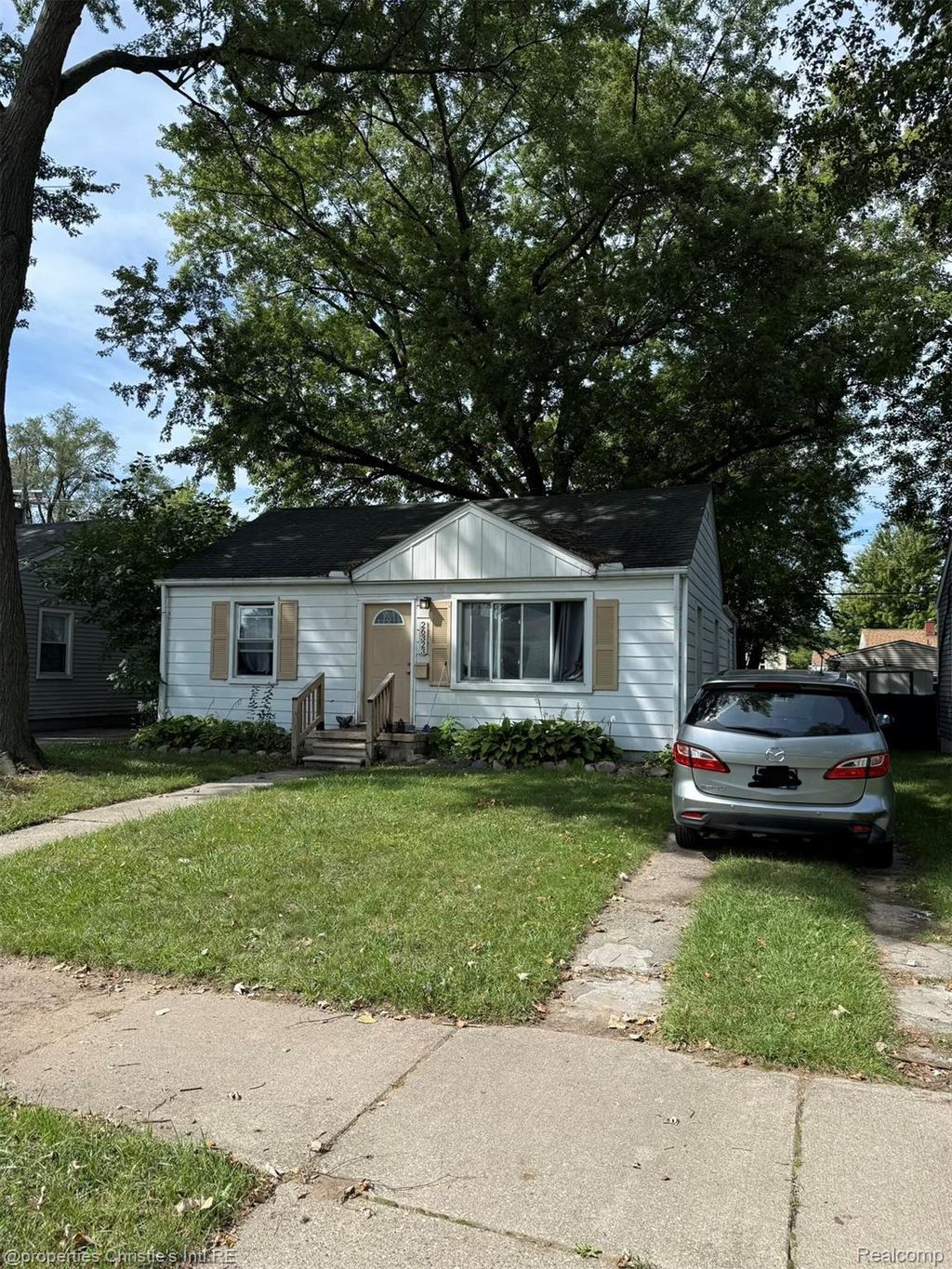 26323 Brettonwoods Street, Madison Heights