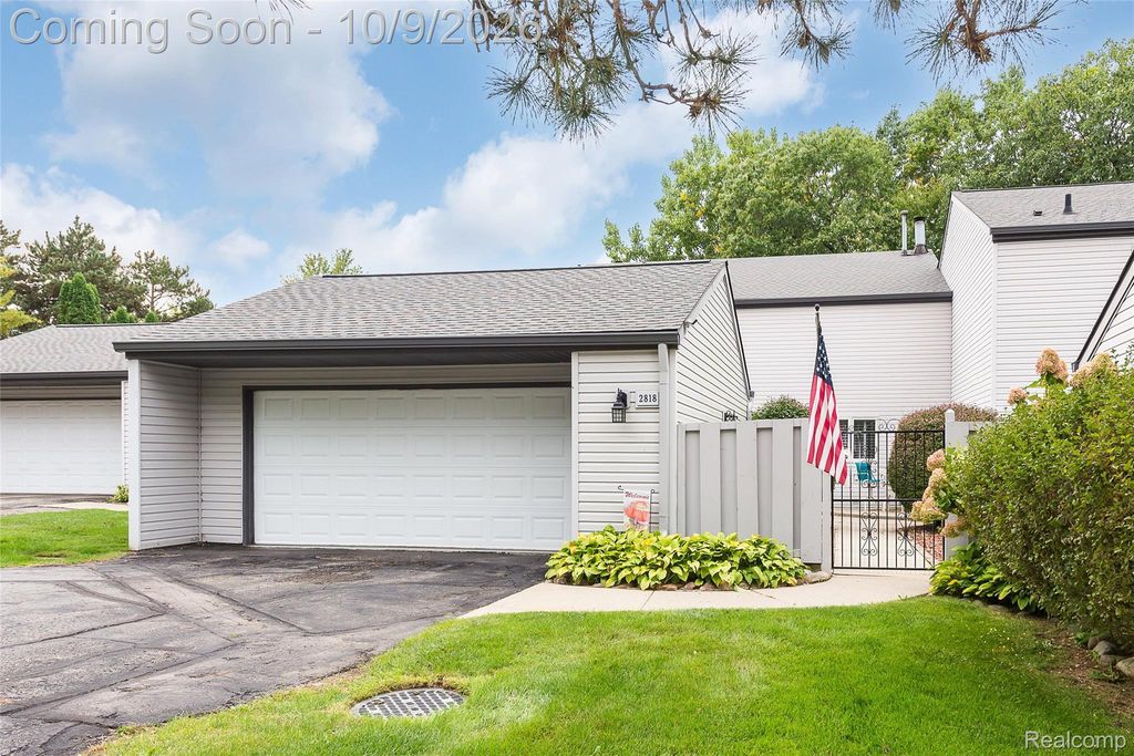 2818 Breckenridge Drive, Genoa township