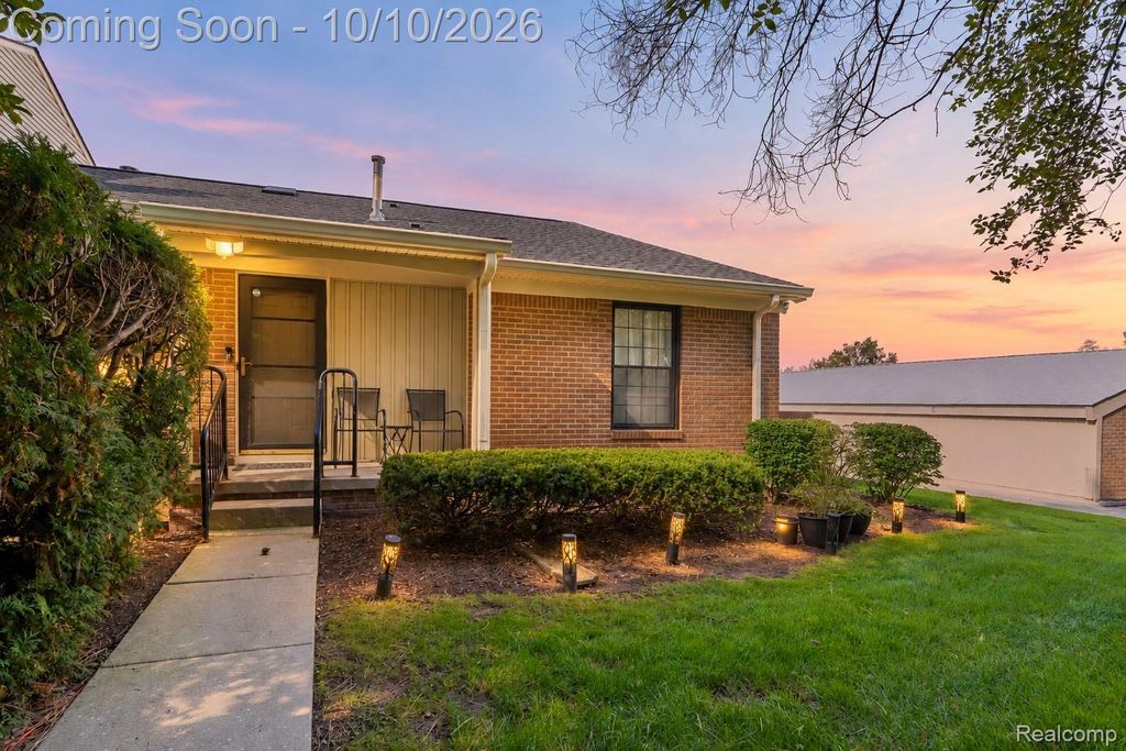 31218 Country Way, Farmington Hills city