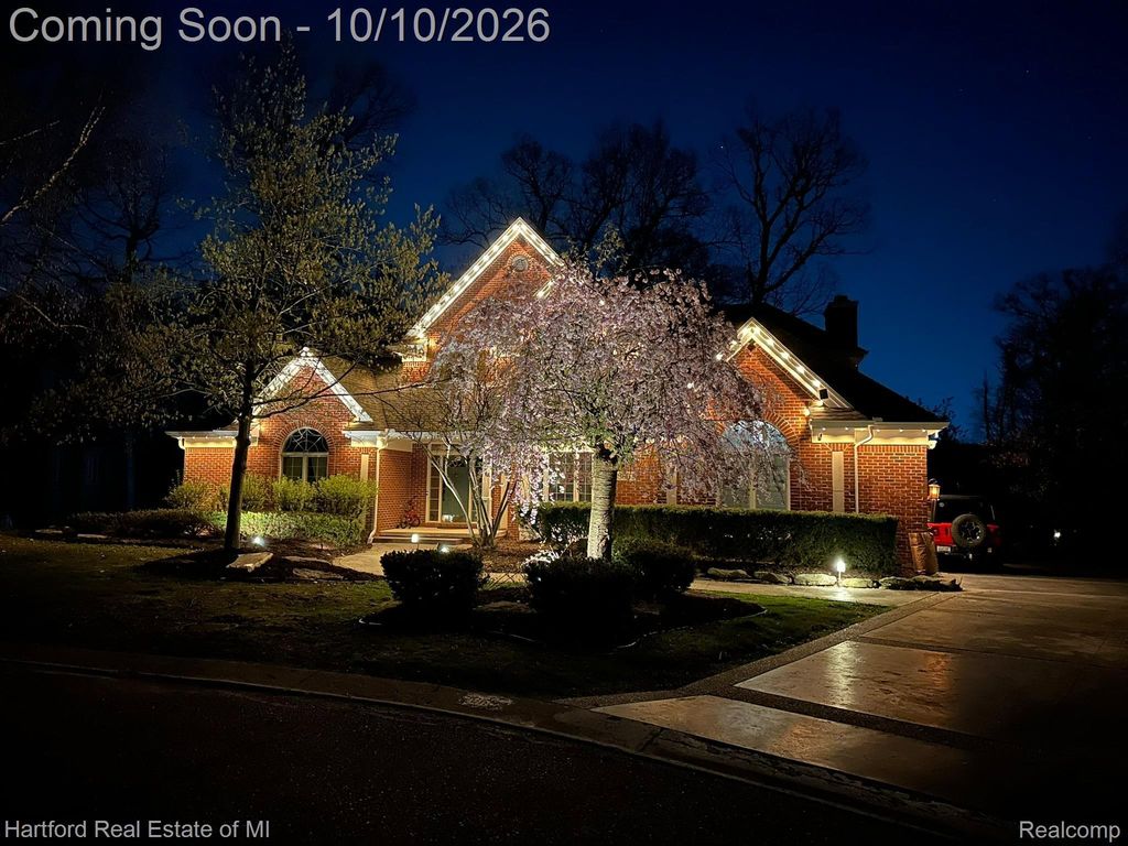 28652 Wintergreen Court, Farmington Hills