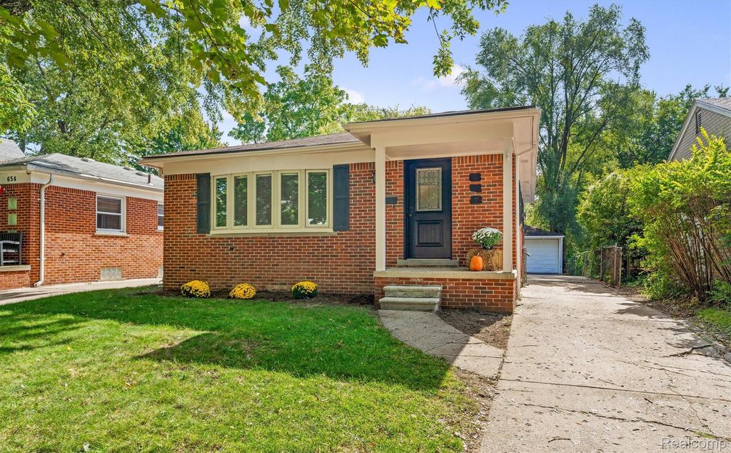 642 Lincoln Avenue, Clawson