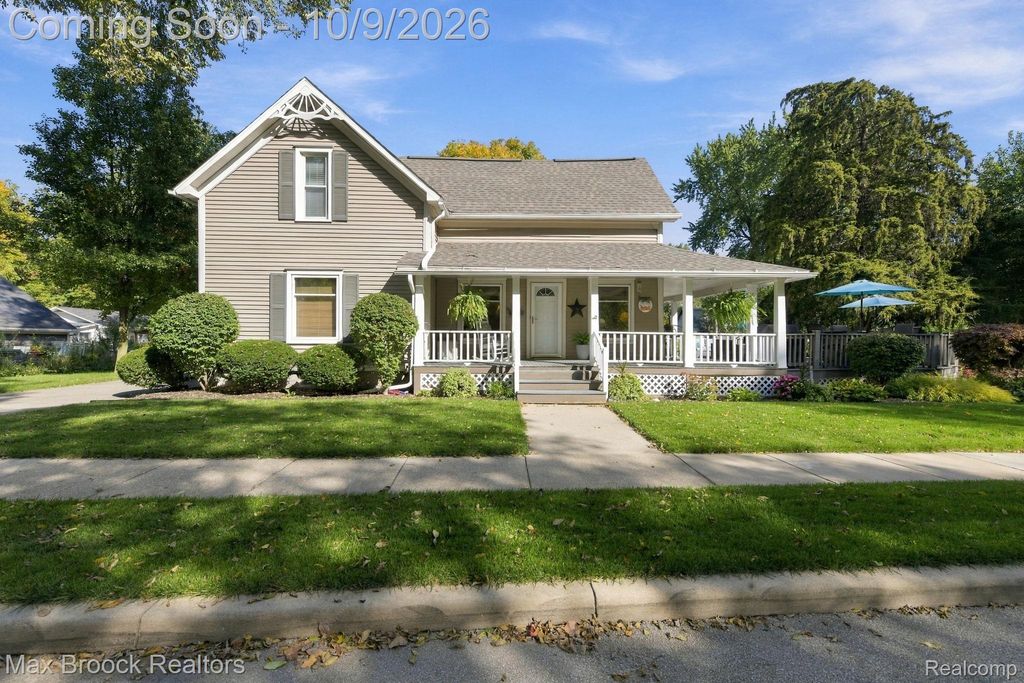 206 River Street, Blissfield