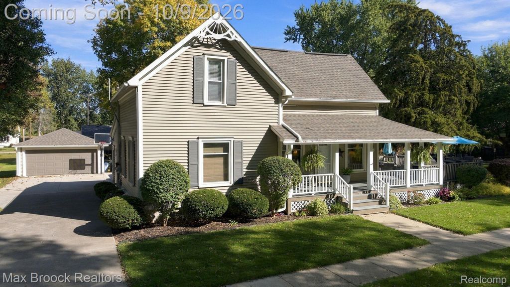 206 River Street, Blissfield