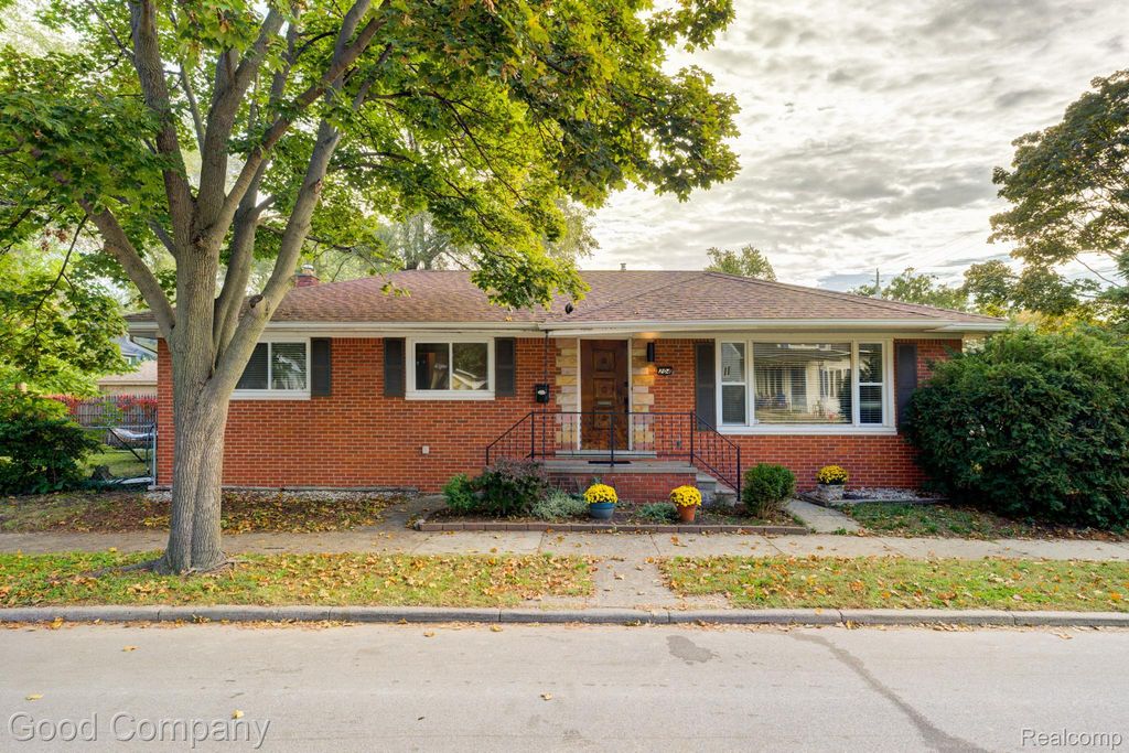 204 Edgewood Place, Ferndale