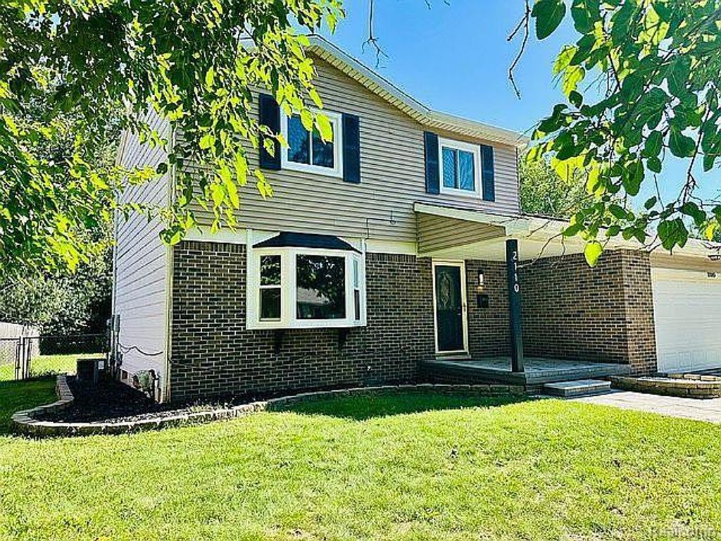 2110 Barritt Street, Lansing
