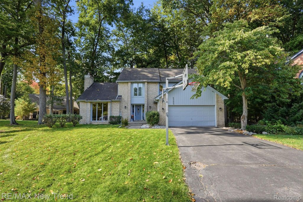 2352 Camron Court, West Bloomfield charter township