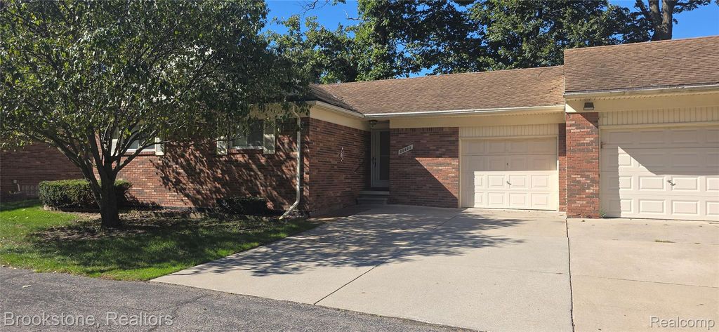 30821 Underwood Drive 15, Roseville
