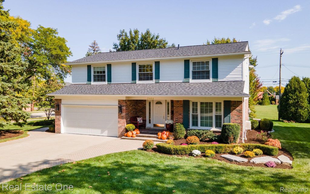 2464 Wexford Drive, Troy