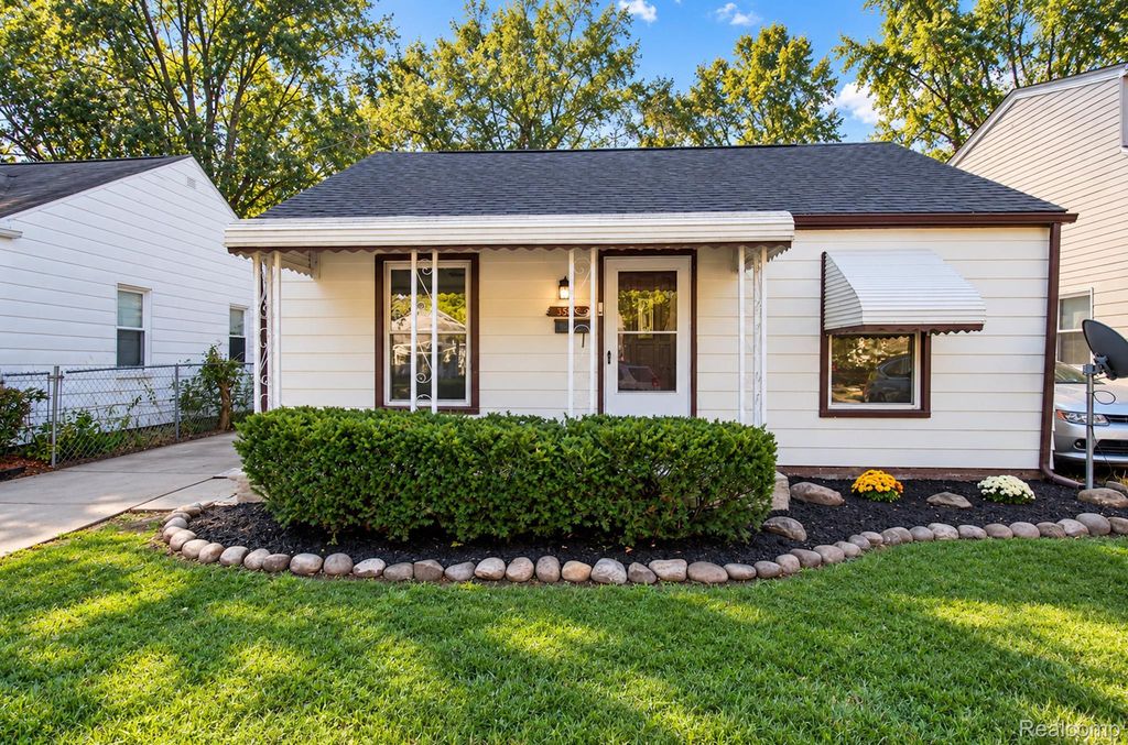 4533 Carnegie Street, Wayne