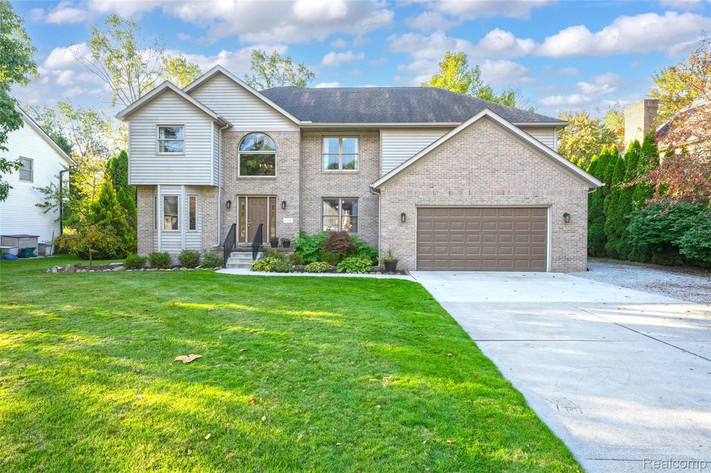1165 Joanwood Dr, Marysville