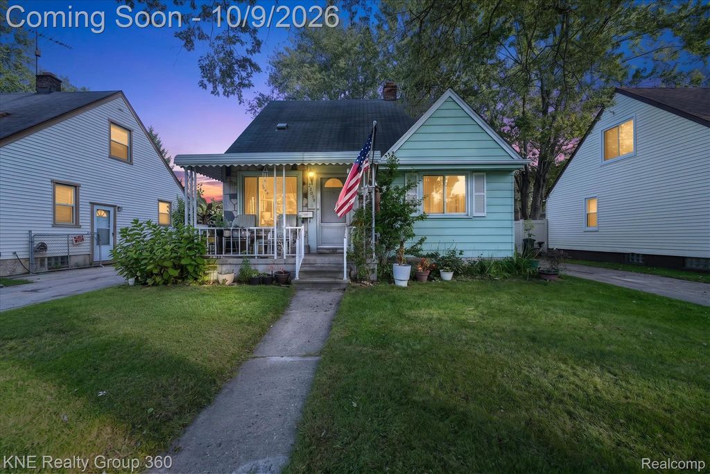 24638 Andover Dr, Dearborn Heights