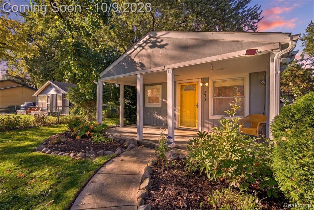 3900 Elmhurst Rd, Waterford charter township