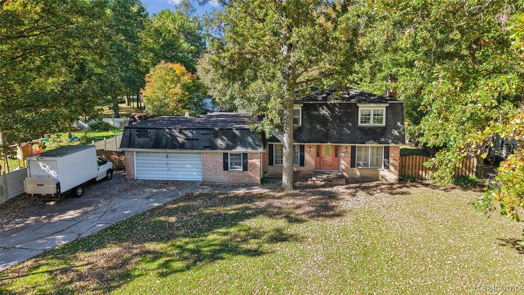 2329 Melody Ln, Burton