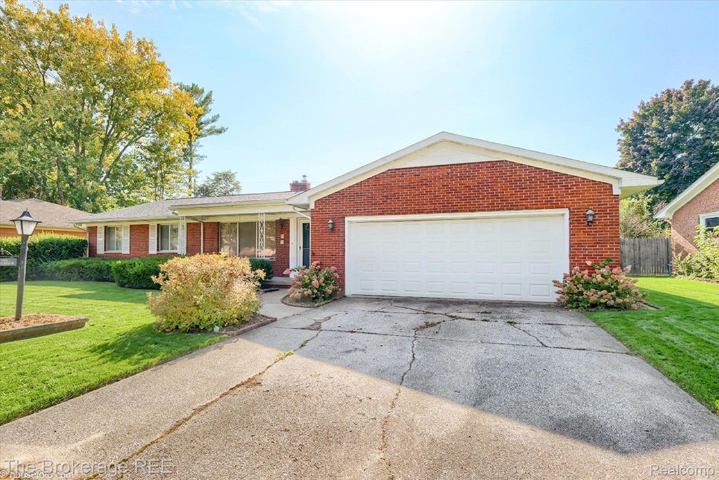 3182 Flamingo Dr, Saginaw