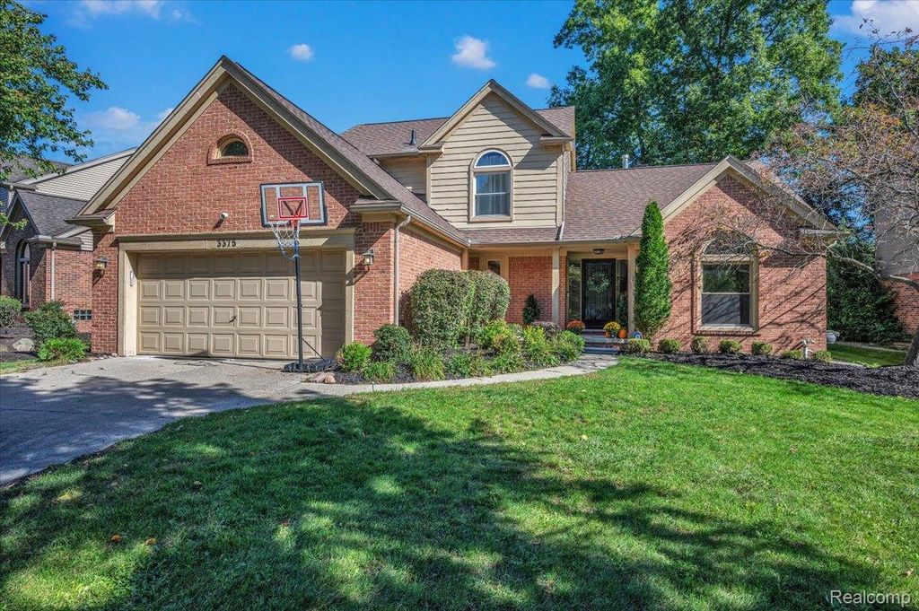 3375 Vardon Dr, Rochester Hills